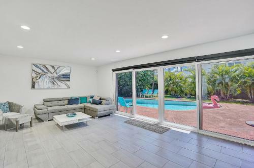 Apartamento Elegant House With Pool & Tropical Backyard