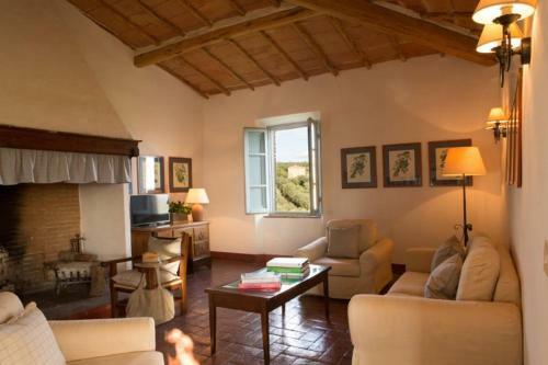 Lilliano Villa Sleeps 7 Pool Wifi