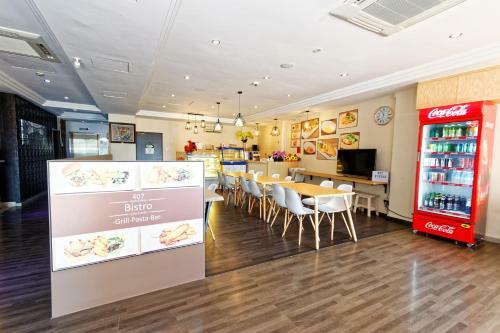 The Noble Hotel (Sg Clean)