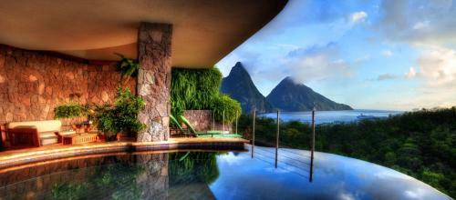 Hotel Jade Mountain