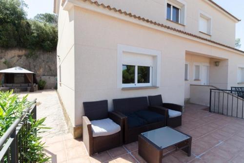 Caules Villa Sleeps 6 Pool