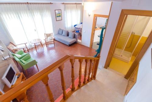 Lloret de Mar Villa Sleeps 8 Pool Wifi