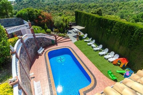 Lloret de Mar Villa Sleeps 8 Pool Air Con Wifi