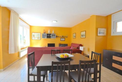 Lloret de Mar Villa Sleeps 11 Pool Wifi