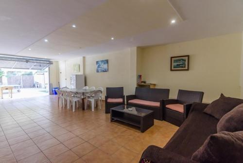 Lloret de Mar Villa Sleeps 12 Pool Wifi