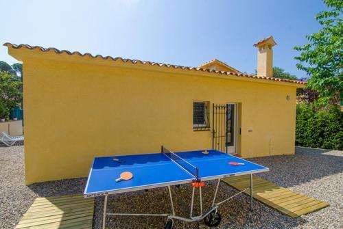 Lloret de Mar Villa Sleeps 6 Pool Wifi