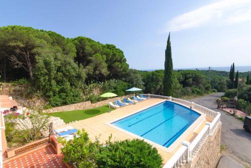 Lloret de Mar Villa Sleeps 14 Pool Wifi