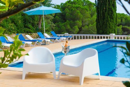 Lloret de Mar Villa Sleeps 14 Pool Wifi