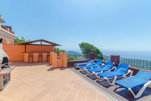 Lloret de Mar Villa Sleeps 8 Pool Air Con Wifi