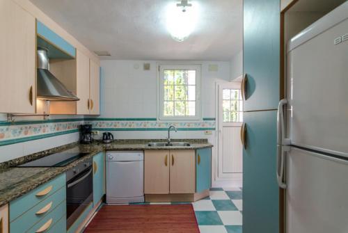 Lloret de Mar Villa Sleeps 6 Pool Wifi