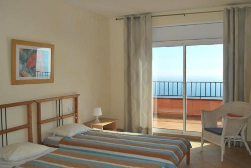 Lloret de Mar Villa Sleeps 8 Pool Air Con Wifi