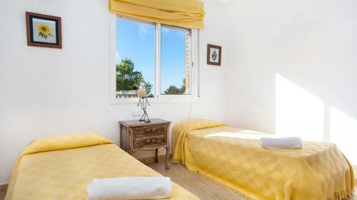 Lloret De Mar Villa Sleeps 6