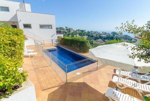 Lloret de Mar Villa Sleeps 10 Pool Wifi