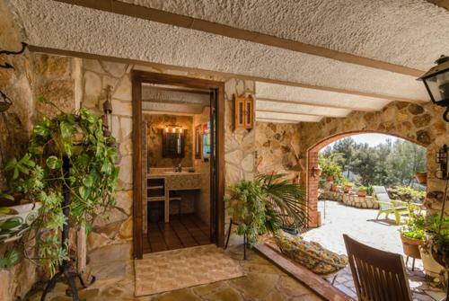 Lloret de Mar Villa Sleeps 8 Pool Wifi