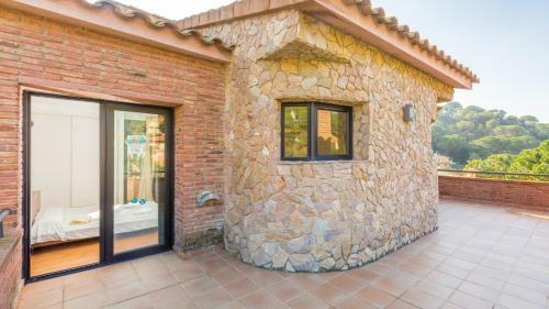 Lloret De Mar Villa Sleeps 8