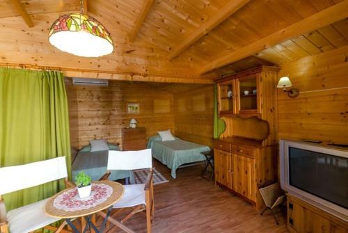 Vidreres Villa Sleeps 8 Pool Wifi