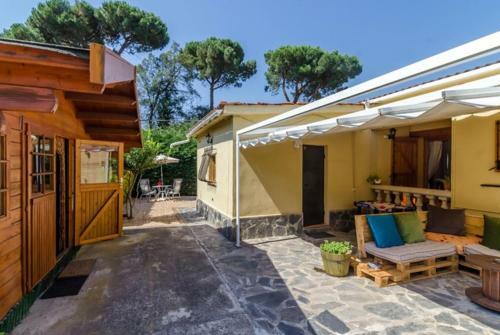 Vidreres Villa Sleeps 8 Pool Wifi