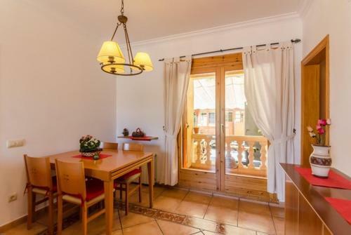 Vidreres Villa Sleeps 8 Pool Wifi
