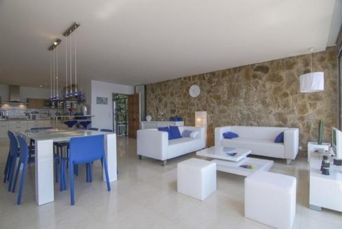 Tossa de Mar Villa Sleeps 6 Air Con