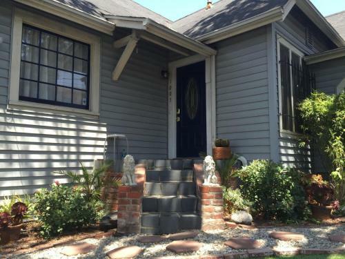 Hostal Sanborn Guest House