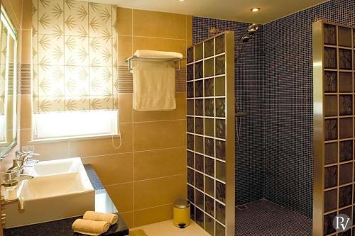 Lagos Villa Sleeps 10 Pool Air Con Wifi