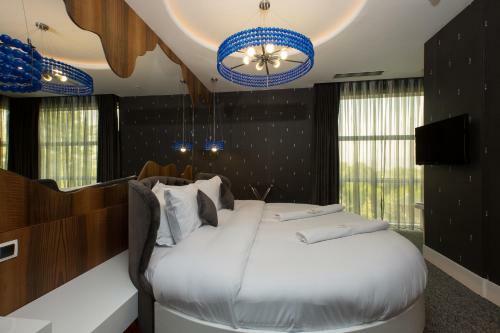 Golden Pearl Boutique Hotel