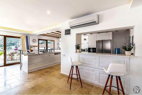 Kalkan Villa Sleeps 8 Pool Air Con Wifi