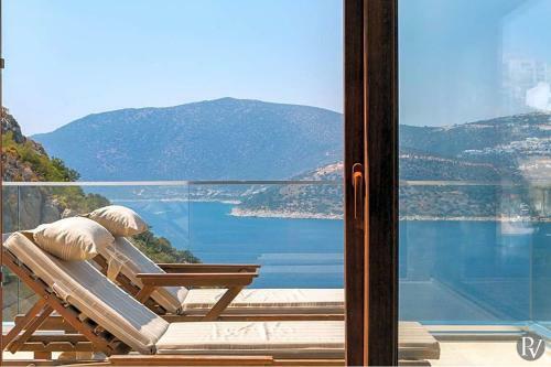 Kalkan Villa Sleeps 8 Pool Air Con Wifi