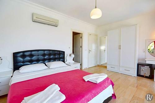 Kalkan Villa Sleeps 10 Pool Air Con Wifi