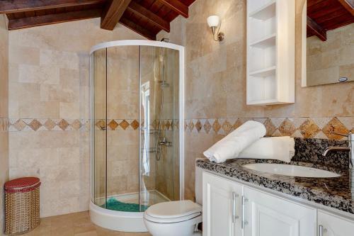 Kalkan Villa Sleeps 10 Pool Air Con Wifi