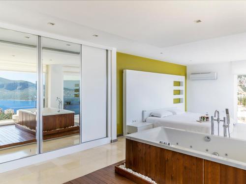 Kalkan Villa Sleeps 8 Pool Air Con Wifi