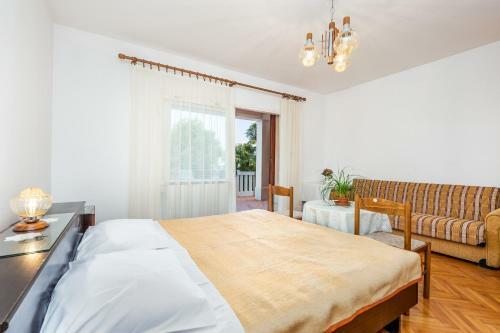 Rona Apartments Ani