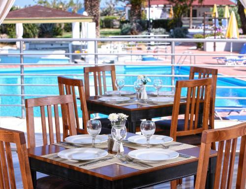 Hotel Santa Marina Beach
