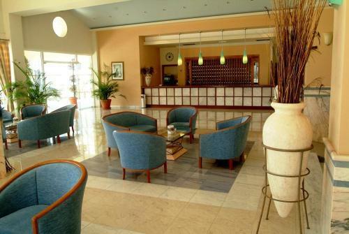 Zorbas Beach Hotel
