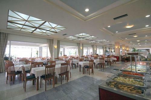Zorbas Beach Hotel