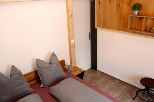 Hostal Guesthouse V�geliwohl