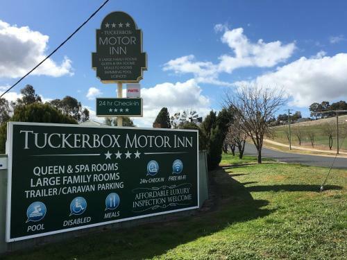Hotel Tuckerbox Motor Inn
