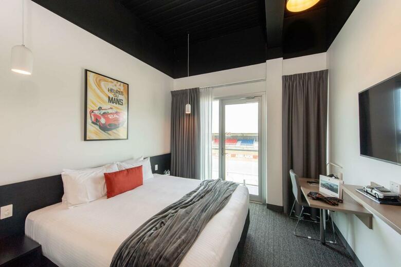 Hotel Rydges Pit Lane