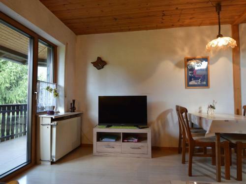 Cozy Apartment In Springiersbach With Balcony