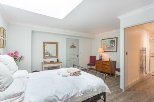 Lanquais Villa Sleeps 10 Wifi
