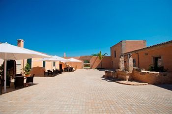 Bennoc Petit Hotel
