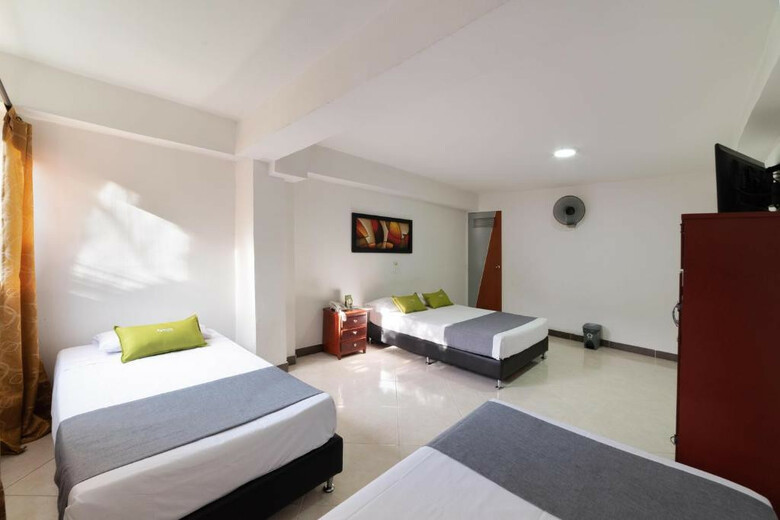 Hotel Imperio 70