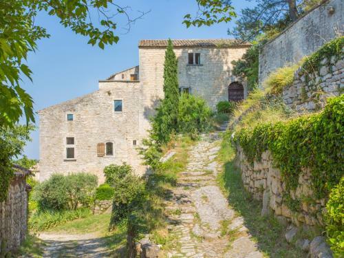 Mazan Chateau Sleeps 8 Pool