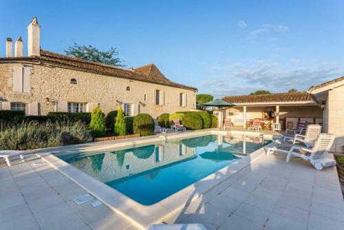 Saint-pierre-d'eyraud Villa Sleeps 8 Pool Wifi