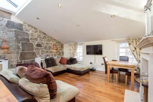 Altido Prestigious Location - Quintessential Mews House