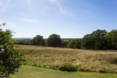 Hurst Green Chateau Sleeps 15 Pool Wifi
