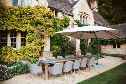 Temple Guiting Chateau Sleeps 10 Wifi