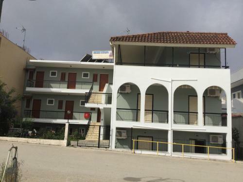 Thomas Apartments