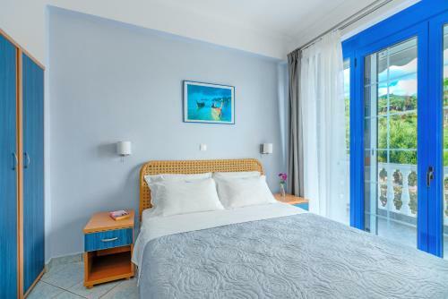 Hotel Mesogeios 2000