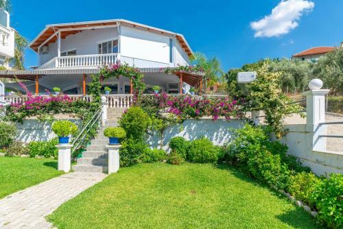 Hotel Mesogeios 2000